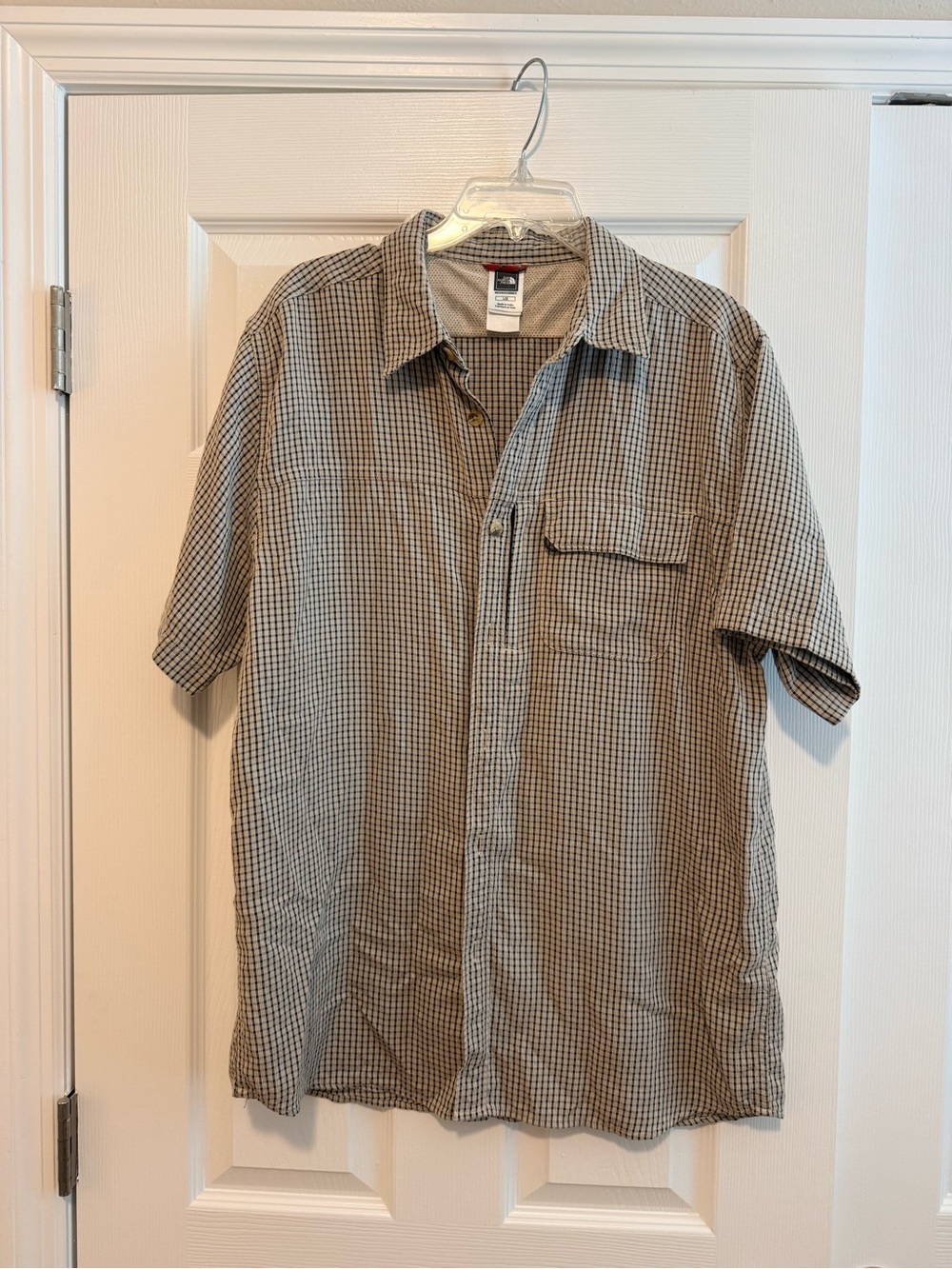 The North Face Men's Short-Sleeve Check Button-Down in Brown and Black